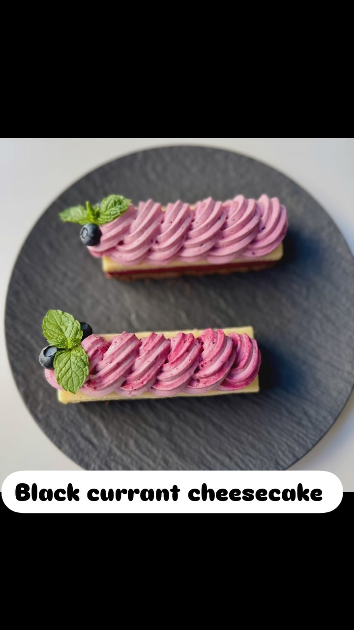 Black Currant Cheesecake
